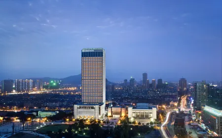 InterContinental Wuxi Отели рядом с достопримечательностью «HeZhenLiang Yu AoLinPiKe ChenLieGuan»