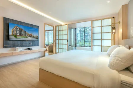 Salaya One Hotel & Service Apartment Отели рядом с достопримечательностью «Махидольский университет Салая»