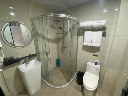 Junyi Chain Hotel (Chuzhou Mingguang City Nüshan Road)