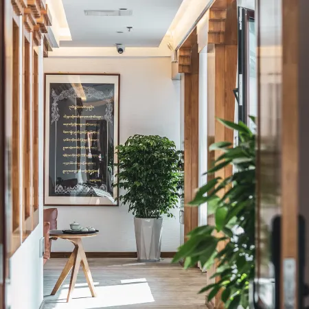 Langjie Light Luxury Hotel