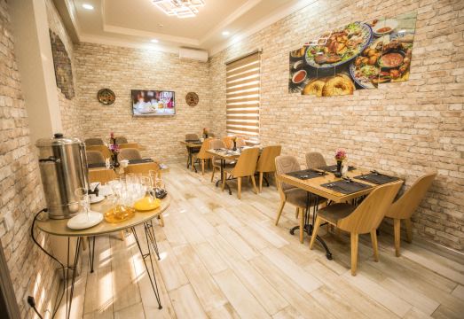 Leader Hotel Hotel Overview