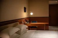 BLOOM BLUE Hotel (Leshan High-speed Railway Station Shihao Plaza)