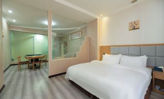 7Days Inn Hotel (Guiyang Beijing Road Guiyi Subway Station)
