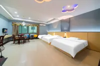 Sihui Huiying Business Hotel