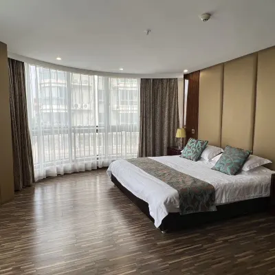 Golden Bay Business Hotel Hotels near Jiulonghu