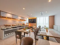 鉑頓國際公寓（廣州知識城旺村地鐵站店） 王村附近的飯店
