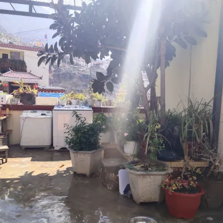 Tibet Sunshine Inn