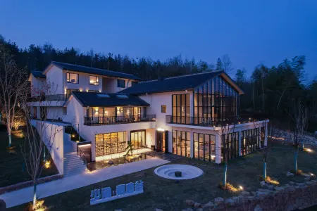 Suxin Valley Homestay Отели рядом с достопримечательностью «Dabie Mountains Scenic Valley»