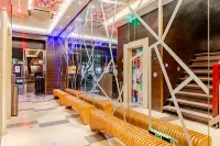 Meisu Melatin Art Hotel (Wuhu Pedestrian Street Jinghu Park Branch)