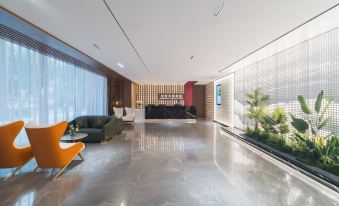 Baohui Garden Hotel (Shenzhen Fanshen Subway Station)