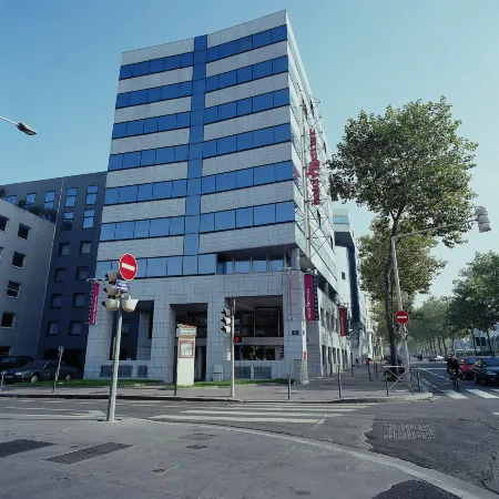 Hôtel Mercure Lyon Centre Lumière Отели рядом с достопримечательностью «08. Дом Танца»