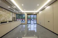 Huaihua Blue Maple Hotel (Sports Center Hunan Medical College Branch)