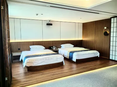 Shiyan Longyun Grand Hotel Отели рядом с достопримечательностью «Shiyan Radio and TV University Yunxian Branch»