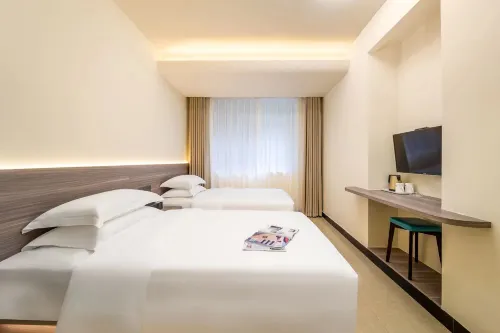 Yiyue Hotel - 2-Star