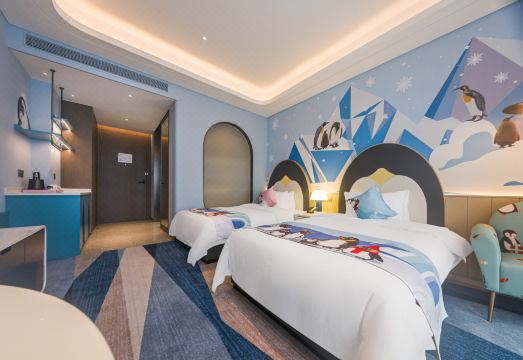 1. 상하이 진차오 ..