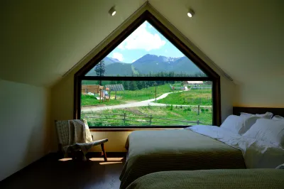 BUZHIJIANSHAN YARD Hotels near Baihaba