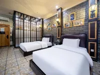 Chonpines Hotel (Yanji Yanbian University Internet-famous Wall)
