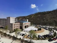 Longhua Garden Hotel - Park Yeri