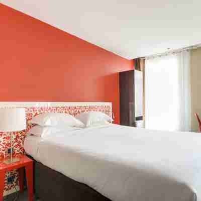 Pavillon Nation Hôtel Rooms