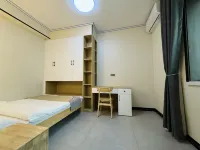 Yuzhong Leyiju Guest House
