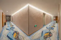 Zhuimeng Light Luxury Hotel (South High-Speed Railway Station Chunrong Street Subway Station) - Condos