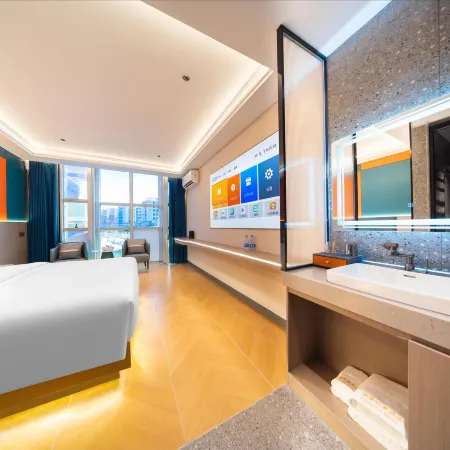 Chaoxin Light Luxury Hotel (Shantou High-Speed Railway Station)