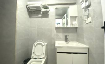 Rainbow Xiaozhu B&B (Wuhan Yangtze Engineering Vocational and Technical College Store)
