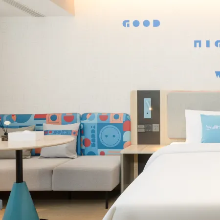 Huasu Hotel (Xining Mojia Street Wangfujing)