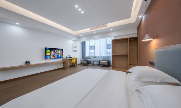 Qingcheng Flower Season Hotel (Yunnan Radio and Television High speed Railway South Station Branch)