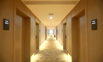 Xinji Hotel  (Xinzheng Guodian Town Golden Avenue Branch)