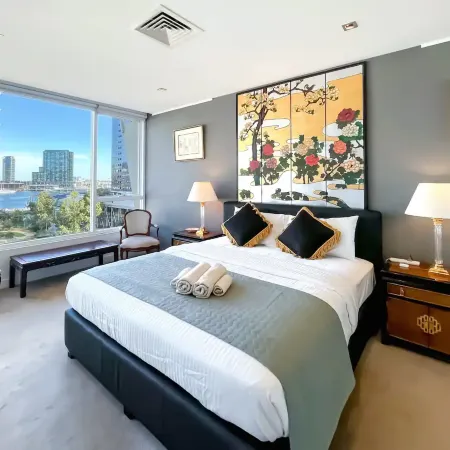 Lux Docklands District 3-level TH *FreeParking