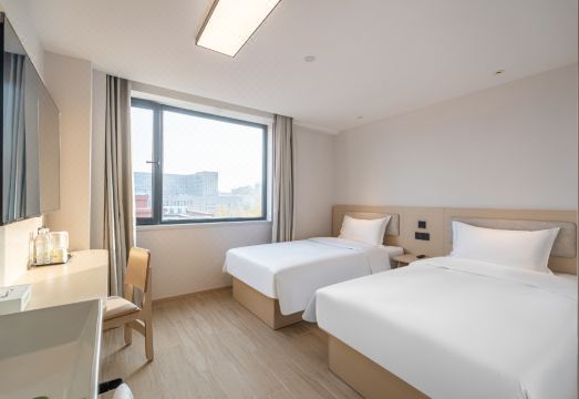 이무 호텔 주변 명소