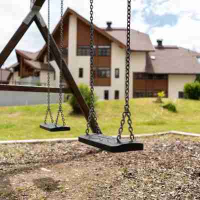 Luxescape-No 2306-Traumaussicht-Ski & Wandergebiet-Paragleiten-Langlauf-Parkplatz Hotel Exterior