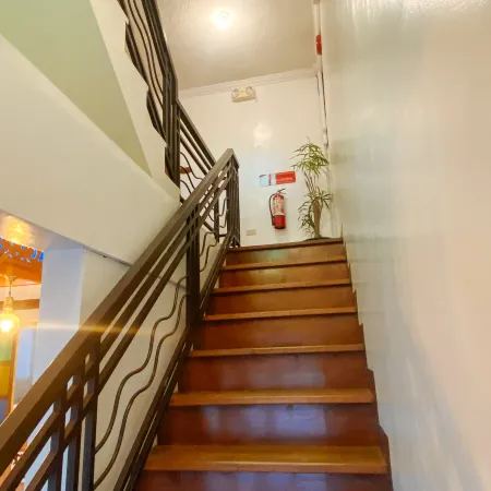 RedDoorz Plus @ Balai Sofia Bed & Breakfast Batangas