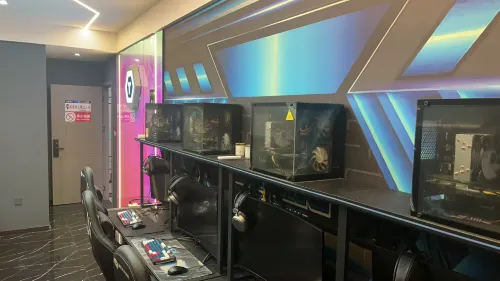 Xiangyang Little Fantasy Bear Gaming Hotel