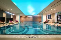 Novotel Almaty City Center - Pool