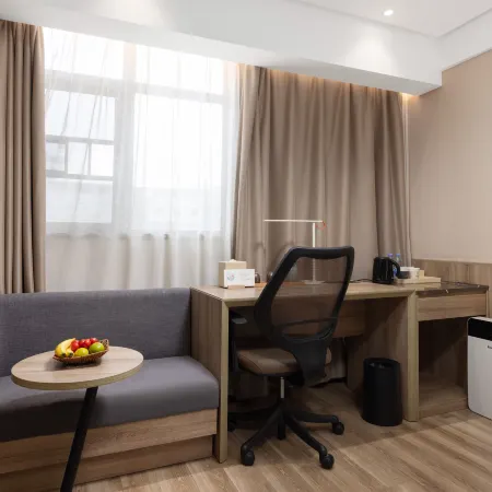 Atour Hotel Huizhou Huiyang High-speed Railway Station