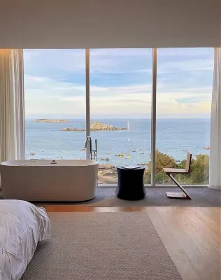 Dongshan Yuehai Seaview Holiday Apartment (Jinluwan Branch)