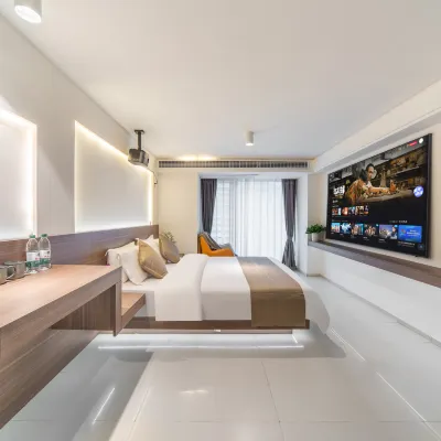 Nizhou Nightscaped Riverside Hotel Отели рядом с достопримечательностью «Станция метро Daping»