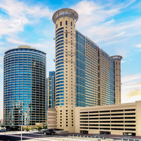 Grand Millennium Al Wahda Hotel and Executive Apartments Abu Dhabi Отели рядом с достопримечательностью «Дворец Al Manhal»