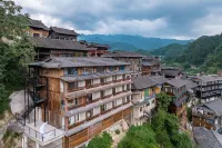 Panoramic forest villa (Dongyin Viewing stand)