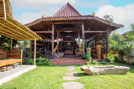 JavaLO Villa Lombok Отели в г. Ломбок