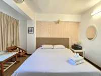 Crown BTS Nana Hotel Hotels near Nana
