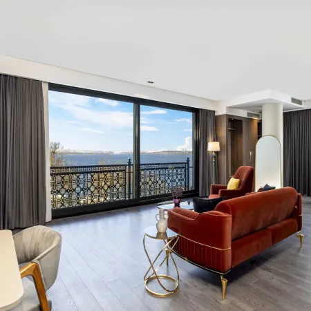 Ezkar Bathonea Art Istanbul
