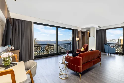 Ezkar Bathonea Art Istanbul
