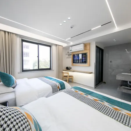 tongjian hotel