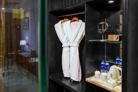 LINGZHOU  HOTEL Отели рядом с достопримечательностью «Renshouxian Zhongyang Shuiti Park»