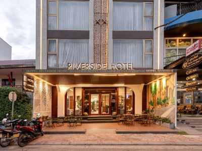 Riverside Hotel