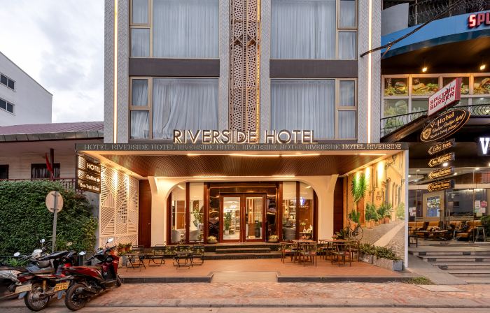 Riverside Hotel