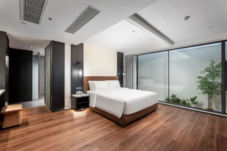 Guangzhou Qianzhou Hotel Отели рядом с достопримечательностью «Guangdong Polytechnic Normal University (Baiyun Campus)»